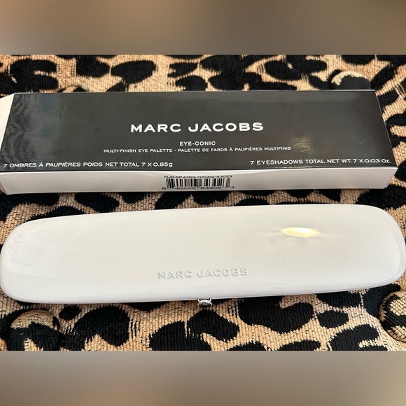 Marc Jacob’s eye-conic eyeshadow palette 790 Fantascene - Picture 3 of 6
